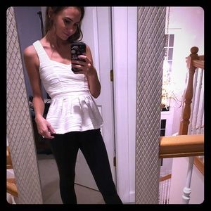 🛍 SOLD 🛍Cream Top W/ Beautiful Back Detailing